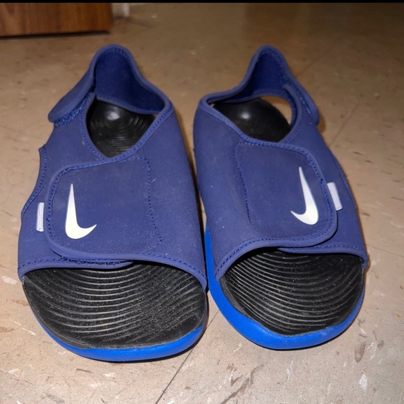 SOLD Nike navy Sunray Adjust water sandals - Picture 5 of 11